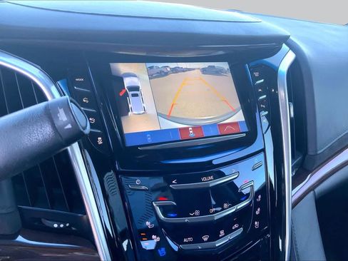 Used 2020 Cadillac Escalade Premium Luxury RWD image 27