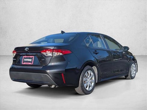 Used 2020 Toyota Corolla LE image 5