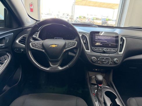 Used 2022 Chevrolet Malibu RS FWD image 17