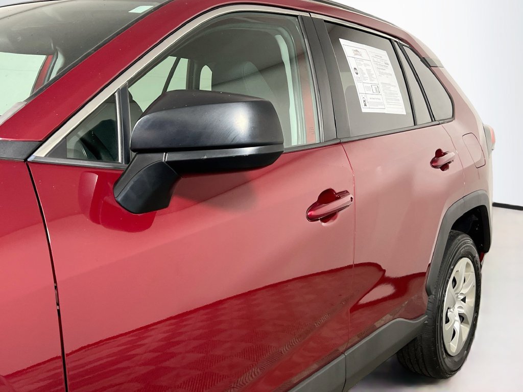 Used 2021 Toyota RAV4 LE AWD/4WD image 10