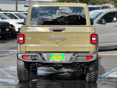 New 2025 Jeep Gladiator Sport image 6