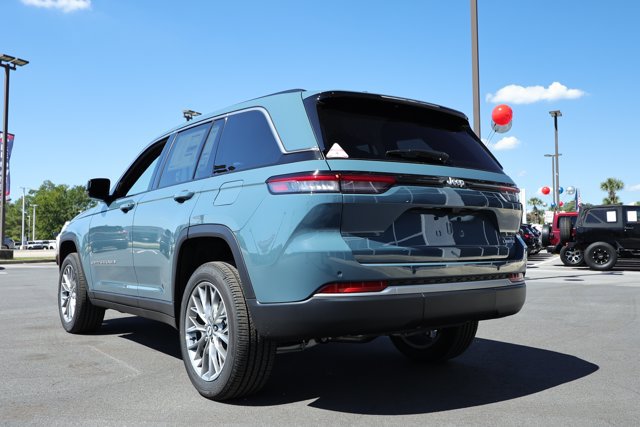 New 2027 Jeep Grand Cherokee Limited RWD image 8