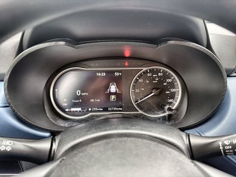 Used 2025 Nissan Versa SV FWD image 19