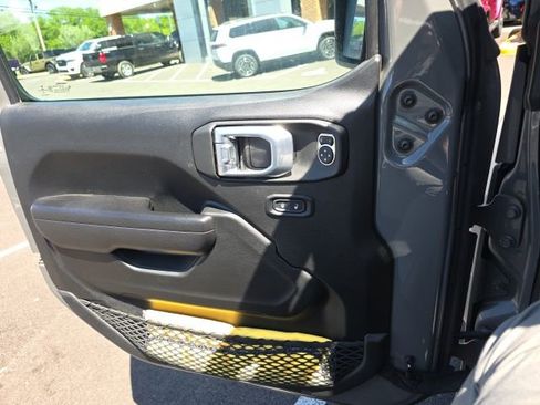 Used 2022 Jeep Gladiator Sport AWD/4WD image 17
