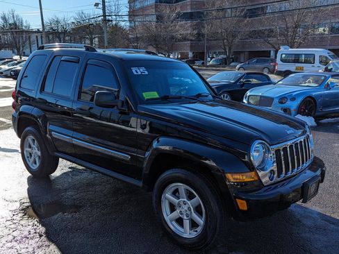 Used 2005 Jeep Liberty Limited image 5