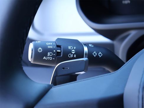 Used 2025 Land Rover Defender 130 V8 image 35