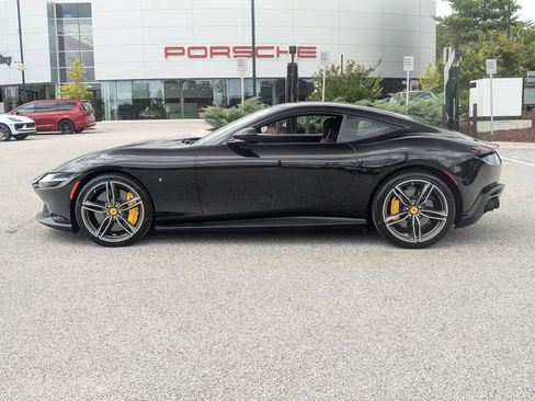 Used 2021 Ferrari Roma RWD image 2