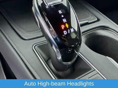 Used 2024 Cadillac XT4 Premium Luxury image 21