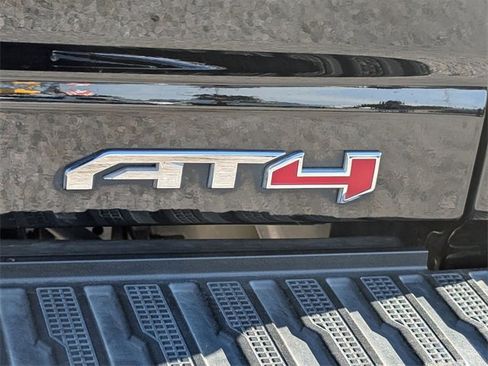 Used 2024 GMC Sierra 2500 AT4 w/ AT4 Premium Plus Package image 7