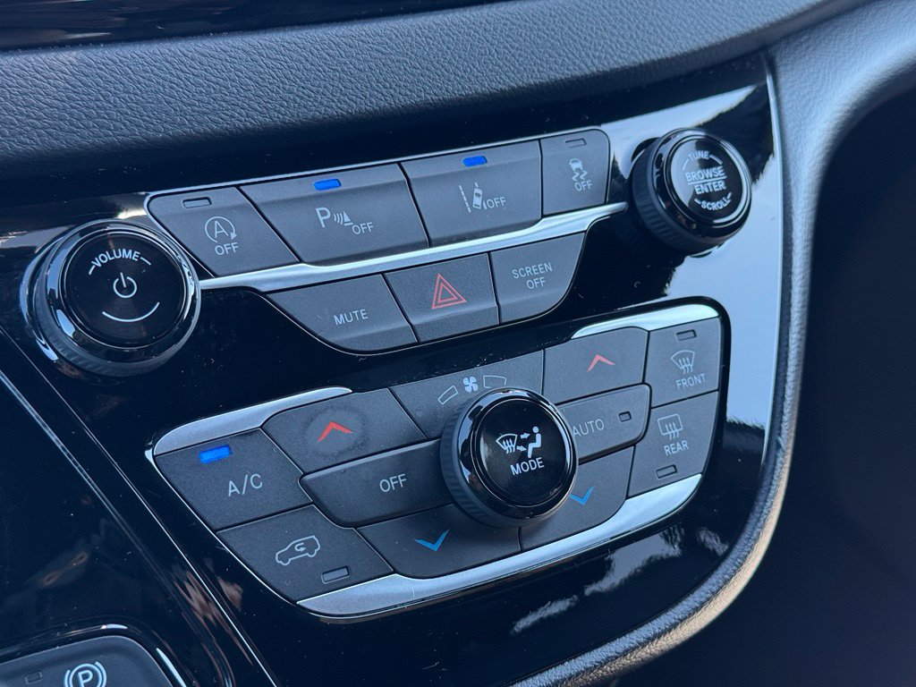 Used 2025 Chrysler Pacifica Select FWD image 33