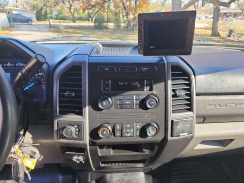 Used 2017 Ford F250 XL w/ Power Equipment Group image 26