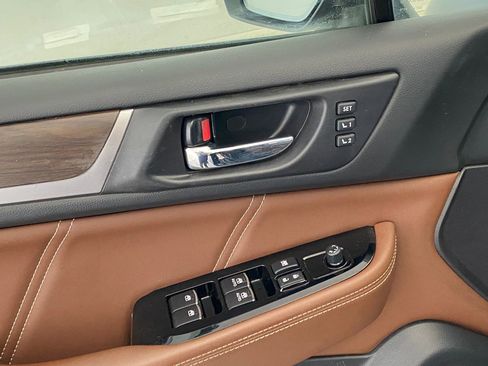 Used 2017 Subaru Outback 3.6R Touring image 25