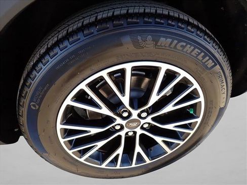 Used 2025 Ford Escape PHEV image 7