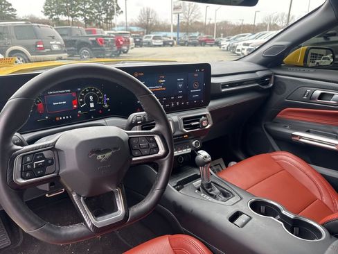 Used 2024 Ford Mustang Premium image 11