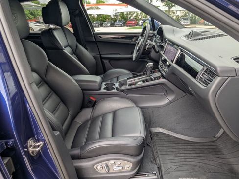 Certified 2026 Porsche Macan image 25