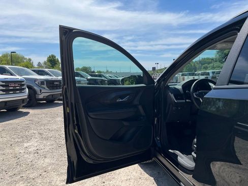 Used 2024 GMC Terrain SLE w/ Driver Convenience Package AWD/4WD image 16
