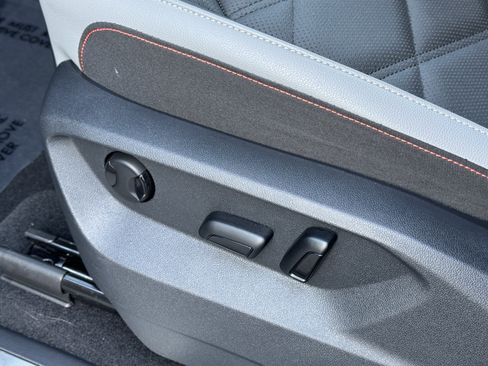 Certified 2025 Volkswagen Atlas Peak Edition SE image 17