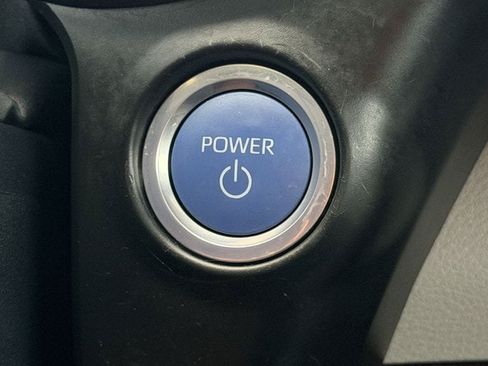 Used 2023 Toyota Sienna XLE FWD image 20