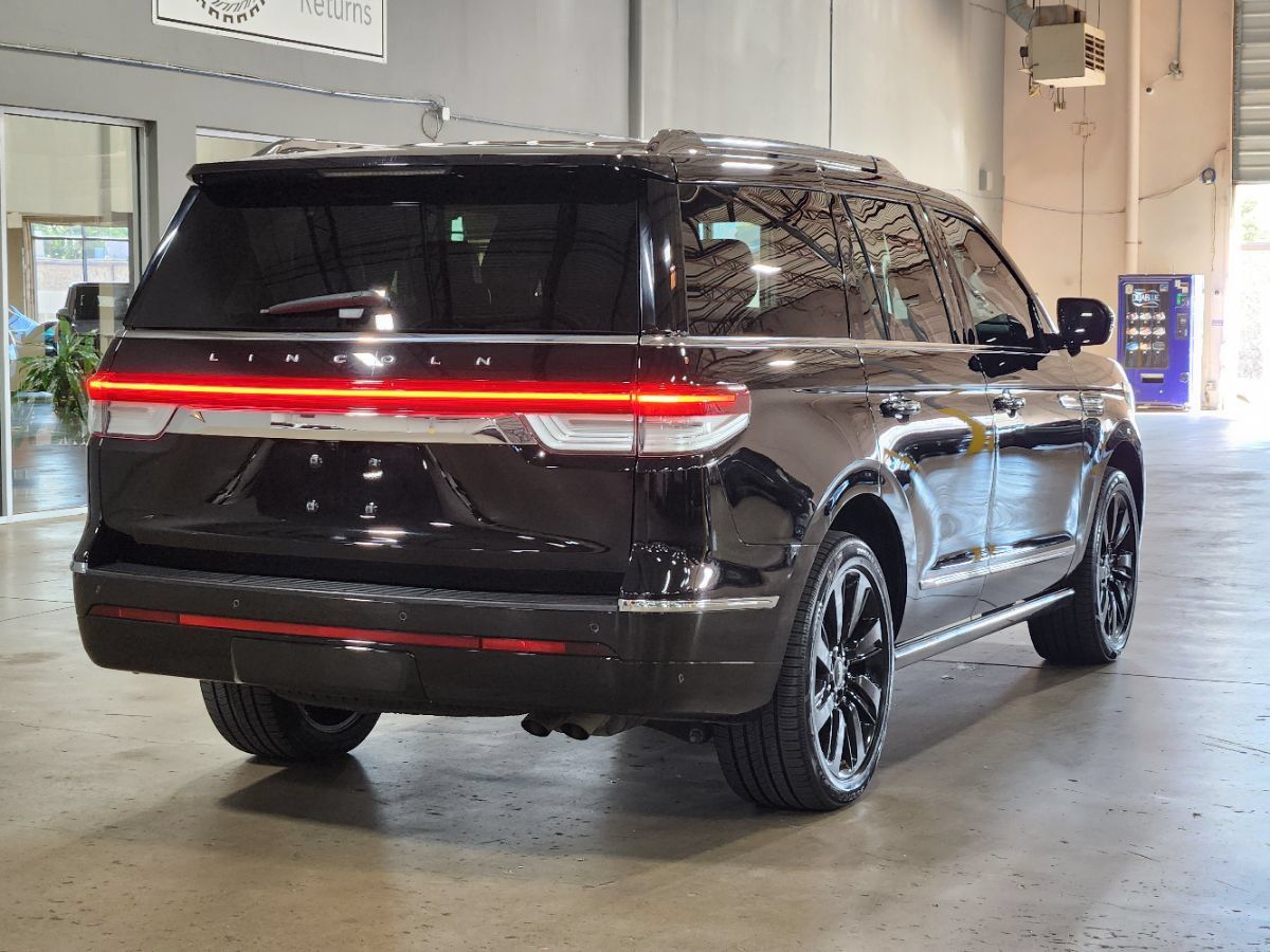 Used 2022 Lincoln Navigator Reserve AWD/4WD image 8