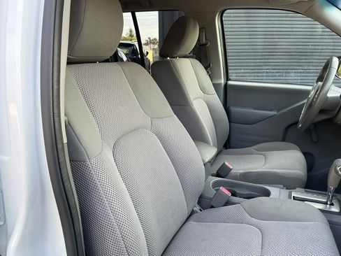 Used 2019 Nissan Frontier S image 21