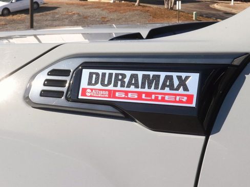 Used 2024 GMC Sierra 2500 AT4 w/ AT4 Preferred Package image 11