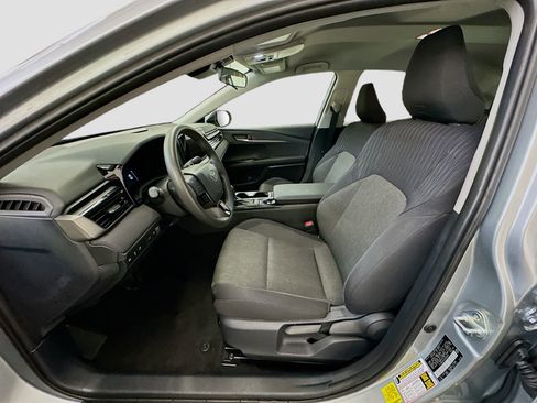 Used 2025 Toyota Camry LE image 13