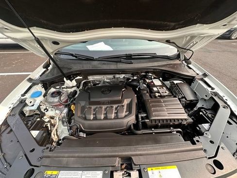 Used 2022 Volkswagen Tiguan SE AWD/4WD image 15
