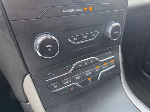 Used 2019 Ford Edge SEL w/ Equipment Group 201A FWD image 18