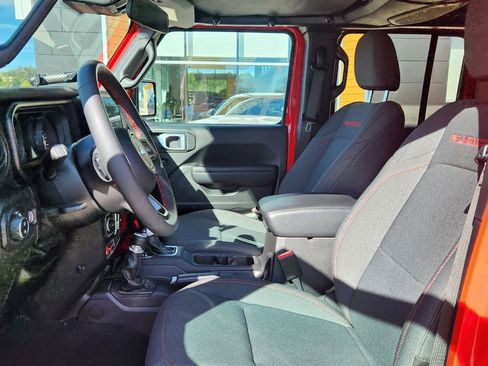 Used 2024 Jeep Gladiator Rubicon w/ Convenience Group image 8