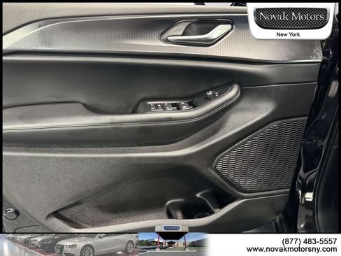 Used 2023 Jeep Grand Cherokee Altitude AWD/4WD image 19