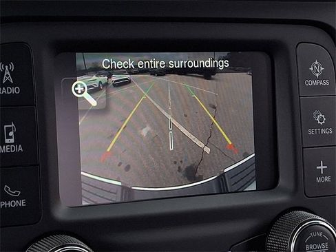 Used 2024 RAM 2500 Tradesman w/ Chrome Appearance Group image 15