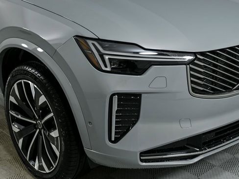 New 2026 Volvo XC90 B6 Plus w/ Protection Package Premier image 36