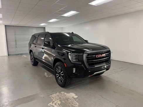 Used 2023 GMC Yukon XL AT4 w/ AT4 Premium Package image 3