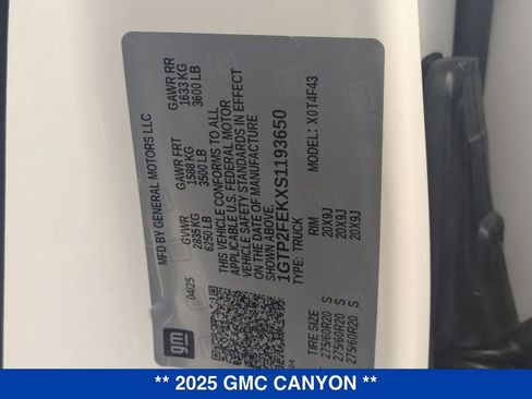 New 2025 GMC Canyon Denali image 43