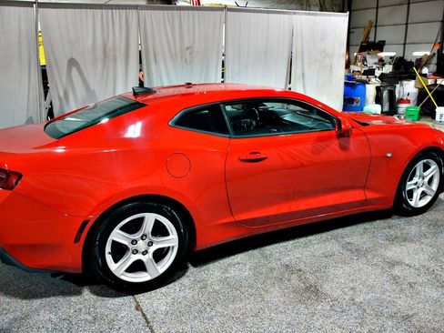 Used 2018 Chevrolet Camaro LT RWD image 7