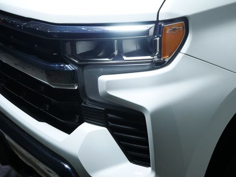 Used 2023 Chevrolet Silverado 1500 LT image 16