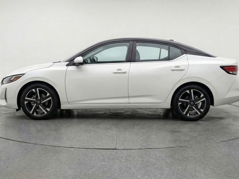 Used 2025 Nissan Sentra SV FWD image 5