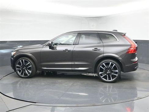 Used 2023 Volvo XC60 B5 Ultimate w/ Protection Package Premier image 5