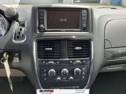 Used 2019 Dodge Grand Caravan SE w/ UConnect Hands-Free Group FWD image 24
