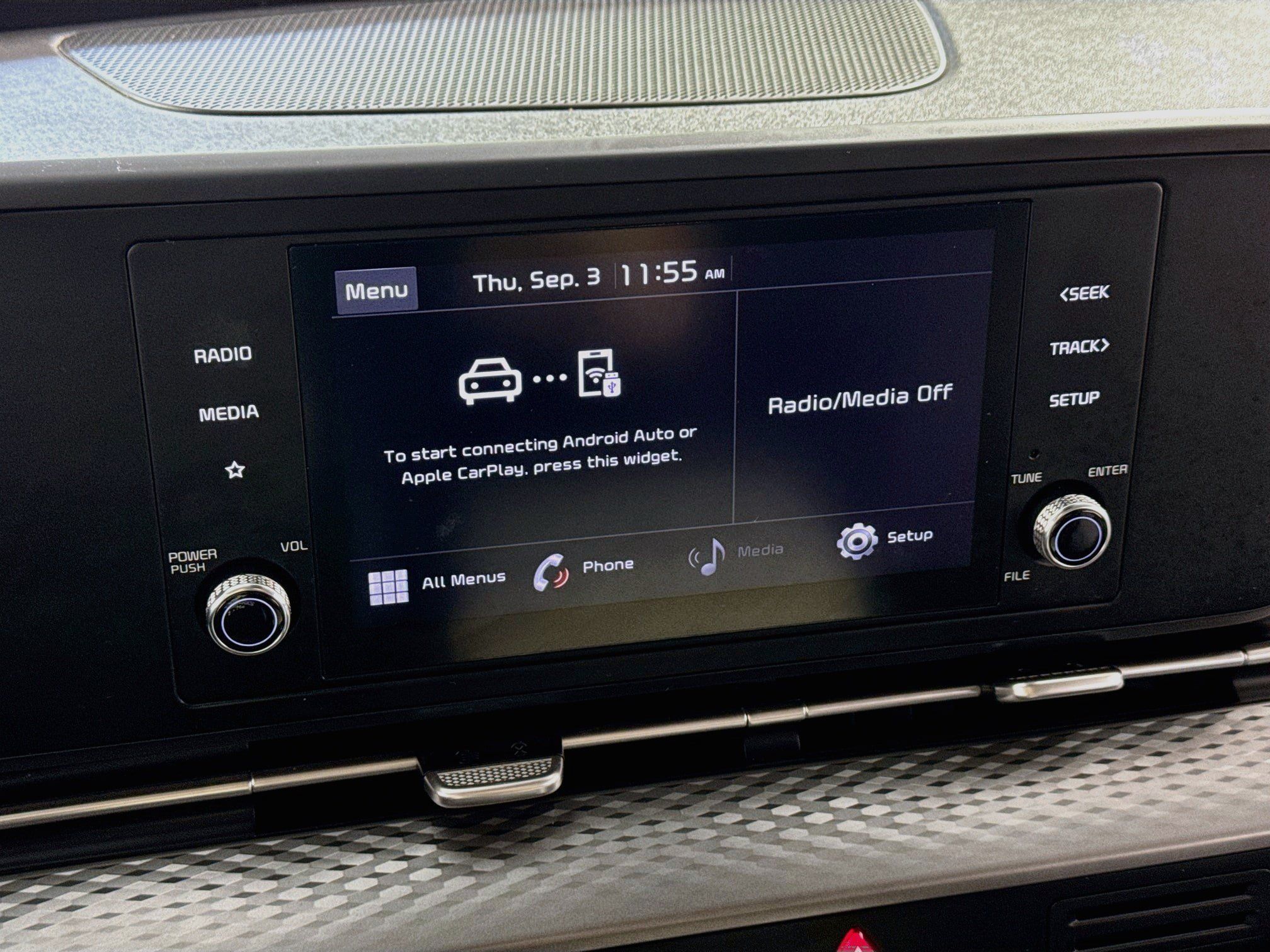 Used 2022 Kia Carnival LX FWD image 18