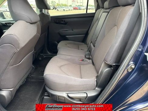 Used 2023 Toyota Highlander L FWD image 24