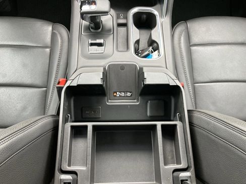 Used 2024 GMC Sierra 1500 Denali w/ Denali Reserve Package AWD/4WD image 23