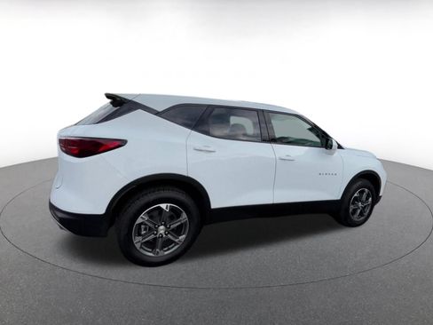 Used 2025 Chevrolet Blazer LT FWD image 15