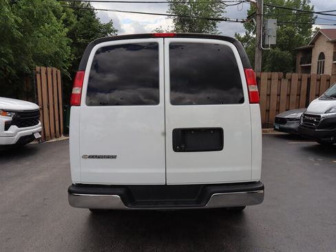 Used 2018 Chevrolet Express 3500 LT w/ LT Preferred Equipment Group RWD image 6
