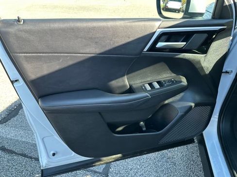 Used 2024 Mitsubishi Outlander SE AWD/4WD image 10