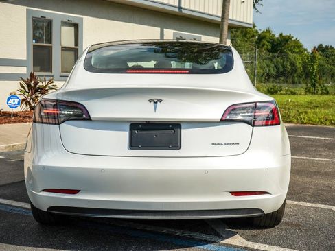Used 2022 Tesla Model 3 Long Range AWD/4WD image 4