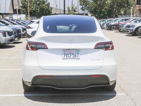 Used 2021 Tesla Model Y Long Range AWD/4WD image 9