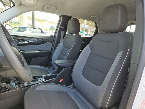 Used 2025 Chevrolet TrailBlazer LT AWD/4WD image 16