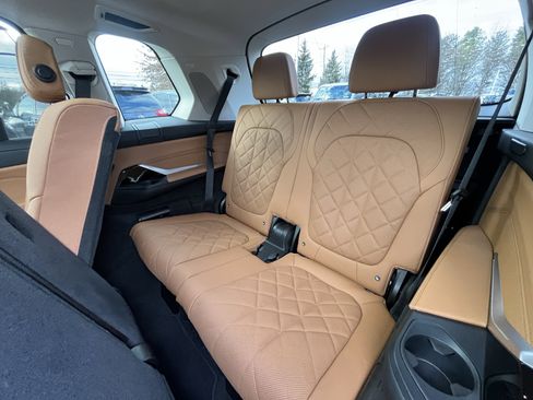 Certified 2025 BMW X7 xDrive40i w/ Premium Package image 18