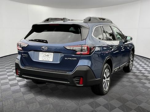 Used 2022 Subaru Outback Premium image 6